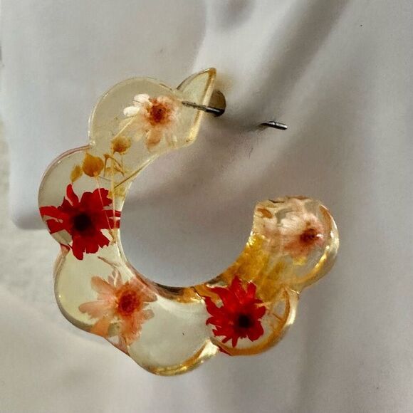 Dried  Flower Acrylic Hoop Earrings - Picture 2 of 8